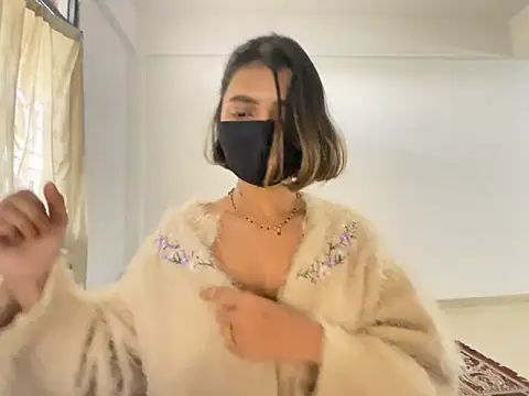 Snapshot of MaYaa__11 chatting on January 2025 11:03:02 AM MaYaa 11 online show from January 2025 11:03:02 AM