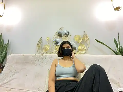 Snapshot of MaYaa__11 chatting on February 2025 12:05:02 PM MaYaa 11 online show from February 2025 12:05:02 PM