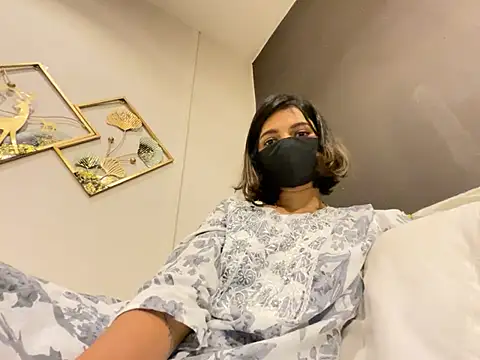 Snapshot of MaYaa__11 chatting on March 2025 04:33:01 PM MaYaa 11 online show from March 2025 04:33:01 PM