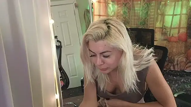 cunty tranny lydia online show from December 2025 06:18:01 AM