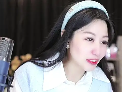 Snapshot of Nuyoah-77 chatting on February 2025 02:58:01 PM Nuyoah-77 online show from February 2025 02:58:01 PM