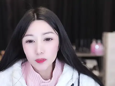 Snapshot of Nuyoah-77 chatting on November 2025 04:40:01 PM Nuyoah-77 online show from November 2025 04:40:01 PM