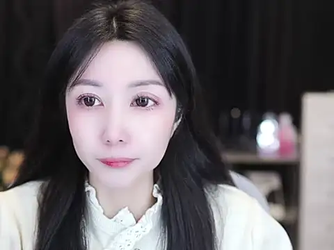 Nuyoah-77 online show from December 2025 01:40:02 PM