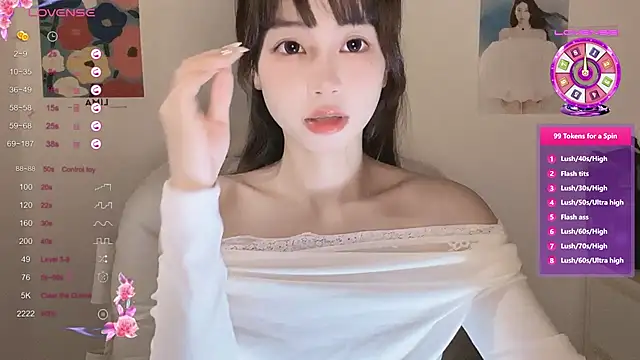 Snapshot of -Hottie chatting on October 2025 04:17:02 PM -Hottie online show from October 2025 04:17:02 PM