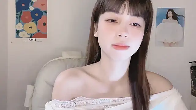 Snapshot of -Hottie chatting on November 2025 04:07:01 PM -Hottie online show from November 2025 04:07:01 PM