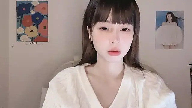 Snapshot of -Hottie chatting on November 2025 04:06:01 PM -Hottie online show from November 2025 04:06:01 PM