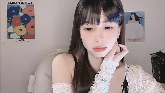 Snapshot of -Hottie chatting on November 2025 03:47:01 PM -Hottie online show from November 2025 03:47:01 PM