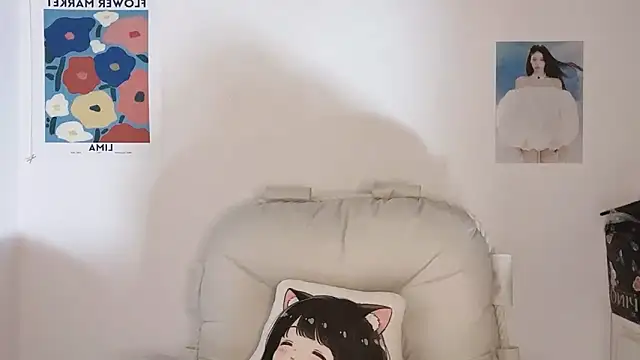 Snapshot of -Hottie chatting on December 2025 03:50:02 PM -Hottie online show from December 2025 03:50:02 PM