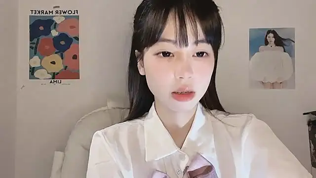 Snapshot of -Hottie chatting on December 2025 04:02:01 PM -Hottie online show from December 2025 04:02:01 PM