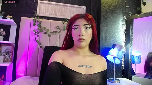 Snapshot of Mia_Rinn chatting on December 2024 01:42:02 PM Mia Rinn online show from December 2024 01:42:02 PM