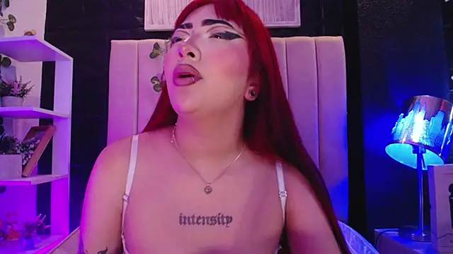 Snapshot of Mia_Rinn chatting on December 2024 04:40:01 PM Mia Rinn online show from December 2024 04:40:01 PM