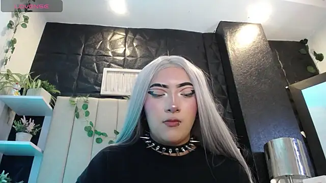 Snapshot of Mia_Rinn chatting on January 2025 04:46:02 PM Mia Rinn online show from January 2025 04:46:02 PM