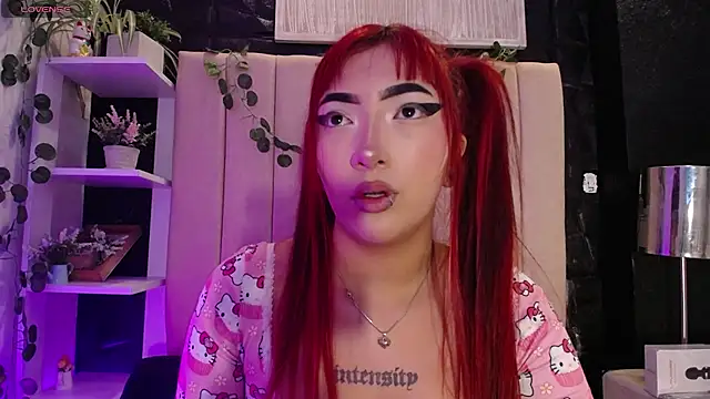 Snapshot of Mia_Rinn chatting on January 2025 04:37:02 PM Mia Rinn online show from January 2025 04:37:02 PM