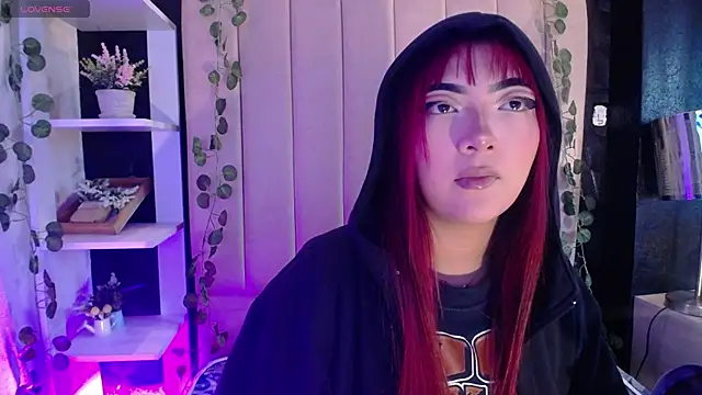 Snapshot of Mia_Rinn chatting on January 2025 07:32:01 PM Mia Rinn online show from January 2025 07:32:01 PM