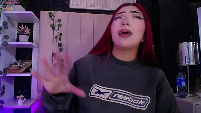 Snapshot of Mia_Rinn chatting on February 2025 04:58:01 PM Mia Rinn online show from February 2025 04:58:01 PM