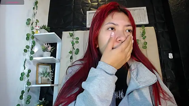 Snapshot of Mia_Rinn chatting on February 2025 01:11:02 PM Mia Rinn online show from February 2025 01:11:02 PM