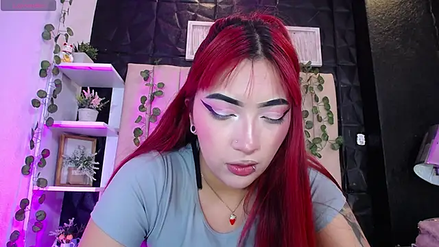 Snapshot of Mia_Rinn chatting on February 2025 04:46:01 PM Mia Rinn online show from February 2025 04:46:01 PM