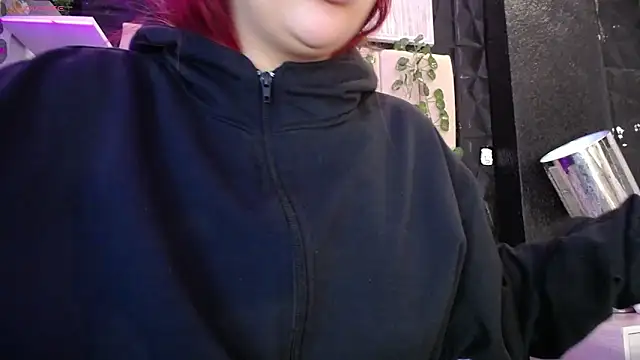 Snapshot of Mia_Rinn chatting on February 2025 12:55:01 PM Mia Rinn online show from February 2025 12:55:01 PM