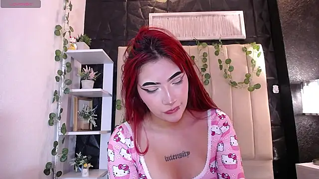 Snapshot of Mia_Rinn chatting on February 2025 04:14:02 PM Mia Rinn online show from February 2025 04:14:02 PM