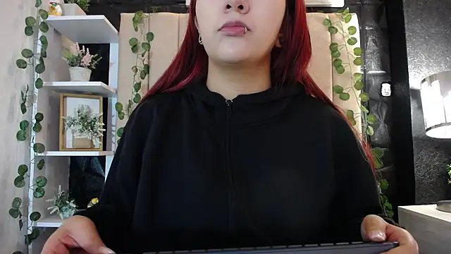 Snapshot of Mia_Rinn chatting on February 2025 01:03:01 PM Mia Rinn online show from February 2025 01:03:01 PM