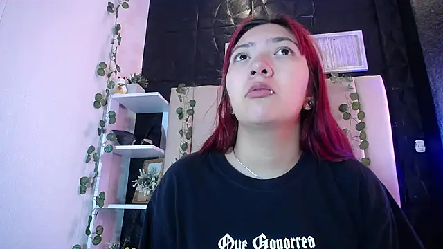 Snapshot of Mia_Rinn chatting on March 2025 02:04:02 PM Mia Rinn online show from March 2025 02:04:02 PM