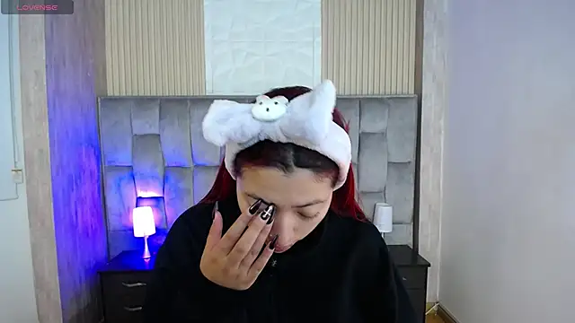 Snapshot of Mia_Rinn chatting on September 2025 01:11:02 PM Mia Rinn online show from September 2025 01:11:02 PM