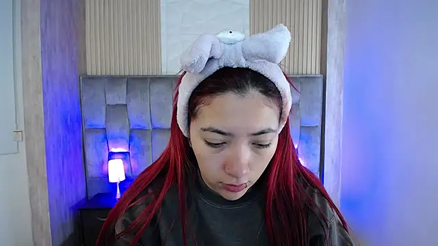 Snapshot of Mia_Rinn chatting on September 2025 01:11:02 PM Mia Rinn online show from September 2025 01:11:02 PM