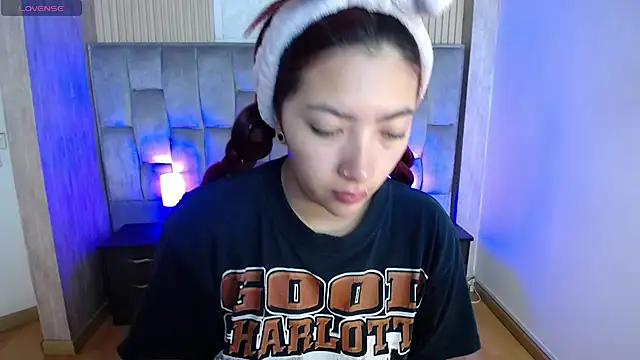 Snapshot of Mia_Rinn chatting on September 2025 01:14:02 PM Mia Rinn online show from September 2025 01:14:02 PM