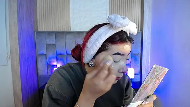 Snapshot of Mia_Rinn chatting on September 2025 01:15:01 PM Mia Rinn online show from September 2025 01:15:01 PM