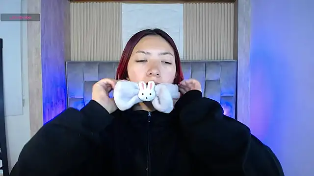 Snapshot of Mia_Rinn chatting on October 2025 01:21:01 PM Mia Rinn online show from October 2025 01:21:01 PM