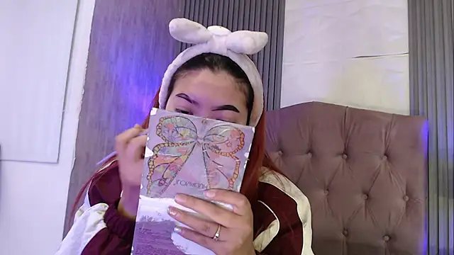 Snapshot of Mia_Rinn chatting on November 2025 01:55:02 PM Mia Rinn online show from November 2025 01:55:02 PM