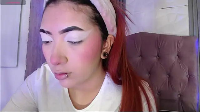 Snapshot of Mia_Rinn chatting on November 2025 02:54:01 PM Mia Rinn online show from November 2025 02:54:01 PM