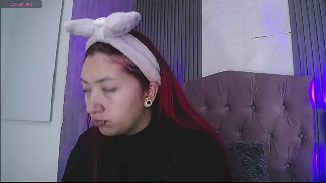 Snapshot of Mia_Rinn chatting on December 2025 01:42:01 PM Mia Rinn online show from December 2025 01:42:01 PM