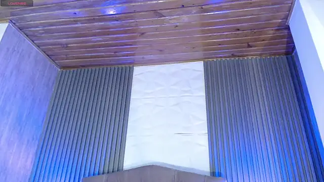 Snapshot of Mia_Rinn chatting on December 2025 07:53:02 PM Mia Rinn online show from December 2025 07:53:02 PM