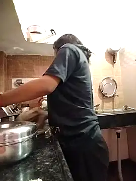 Hotty-Divya online show from April 2026 02:09:02 AM