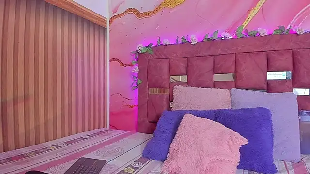 Snapshot of melody_paris chatting on November 2025 10:47:01 AM melody paris online show from November 2025 10:47:01 AM