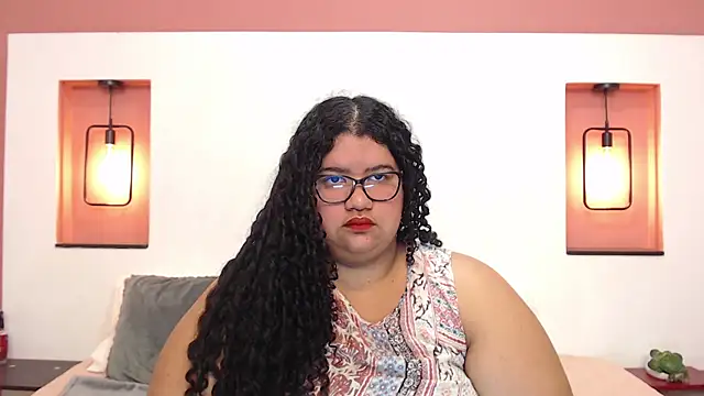 Snapshot of Miley_Collins chatting on December 2024 01:11:02 PM Miley Collins online show from December 2024 01:11:02 PM