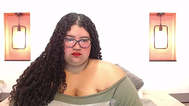 Snapshot of Miley_Collins chatting on December 2024 01:28:01 PM Miley Collins online show from December 2024 01:28:01 PM