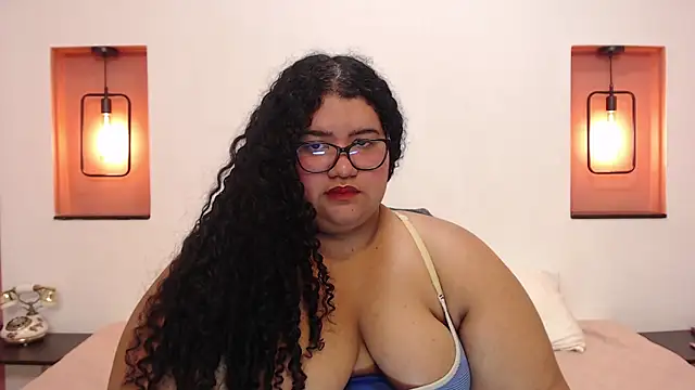 Snapshot of Miley_Collins chatting on January 2025 10:58:02 PM Miley Collins online show from January 2025 10:58:02 PM