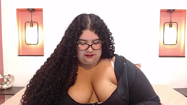 Snapshot of Miley_Collins chatting on February 2025 12:57:02 AM Miley Collins online show from February 2025 12:57:02 AM