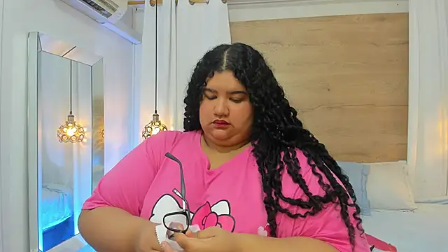 Miley Collins online show from November 2025 12:41:02 PM