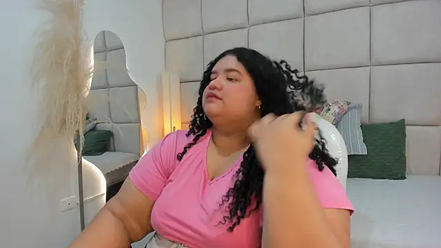 Miley Collins online show from December 2025 07:56:02 PM