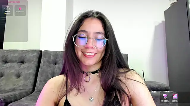 emmadiaz1 online show from December 2025 04:17:02 AM