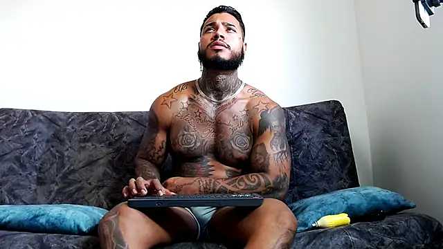 Snapshot of Exotic_tatto27121 chatting on December 2024 03:55:01 PM Exotic tatto27121 online show from December 2024 03:55:01 PM