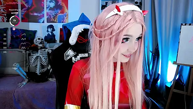 Snapshot of _Sparkland_ chatting on November 2025 09:26:01 PM Sparkland online show from November 2025 09:26:01 PM