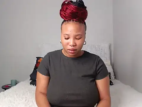 Snapshot of DrippinCaramelCutie chatting on December 2024 09:36:02 PM DrippinCaramelCutie online show from December 2024 09:36:02 PM