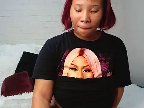 Snapshot of DrippinCaramelCutie chatting on March 2025 12:42:02 AM DrippinCaramelCutie online show from March 2025 12:42:02 AM