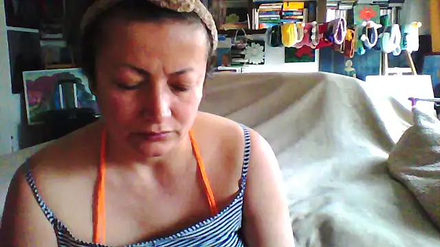 Snapshot of MariaAnaSunshine chatting on November 2025 10:03:02 AM MariaAnaSunshine online show from November 2025 10:03:02 AM