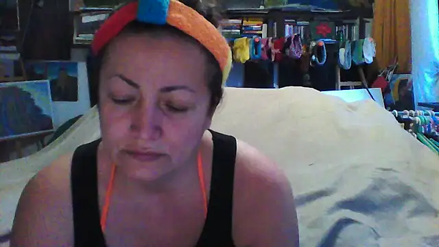 Snapshot of MariaAnaSunshine chatting on November 2025 06:58:01 AM MariaAnaSunshine online show from November 2025 06:58:01 AM