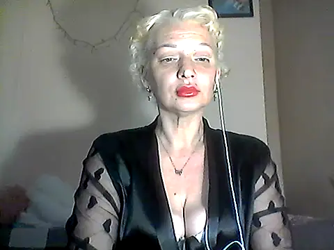 Snapshot of MaryJane441 chatting on April 2026 08:44:01 PM MaryJane441 online show from April 2026 08:44:01 PM